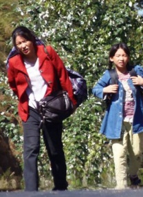 宝贝夹住乖含着吸出来男男